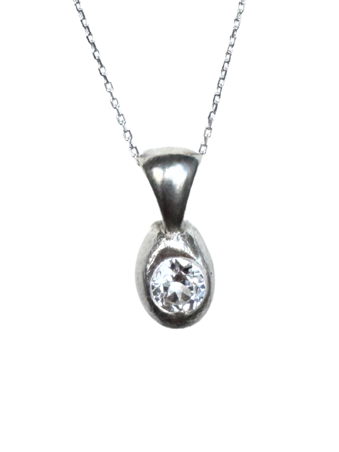 MOLTEN WHITE SAPPHIRE